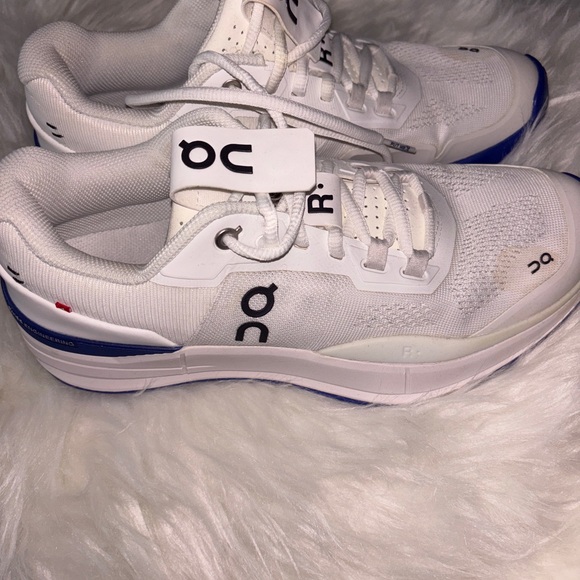 👟 On Cloud The Roger Pro White/Indigo Woman’s Gym Performance Shoes Size 9.5 - Picture 4 of 6